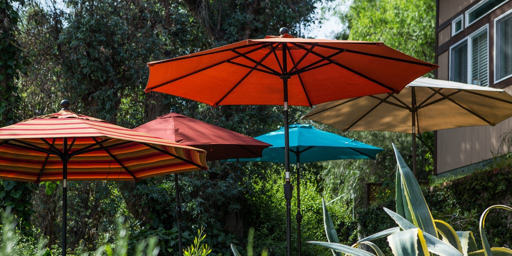 Manual Patio Umbrellas Or Automatic Patio Umbrellas: Choosing the Perfect Shade Solution