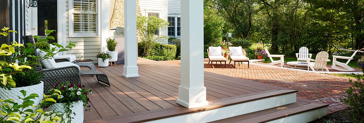 Differences Between a Balcony & a Porch: Unveiling Distinctions