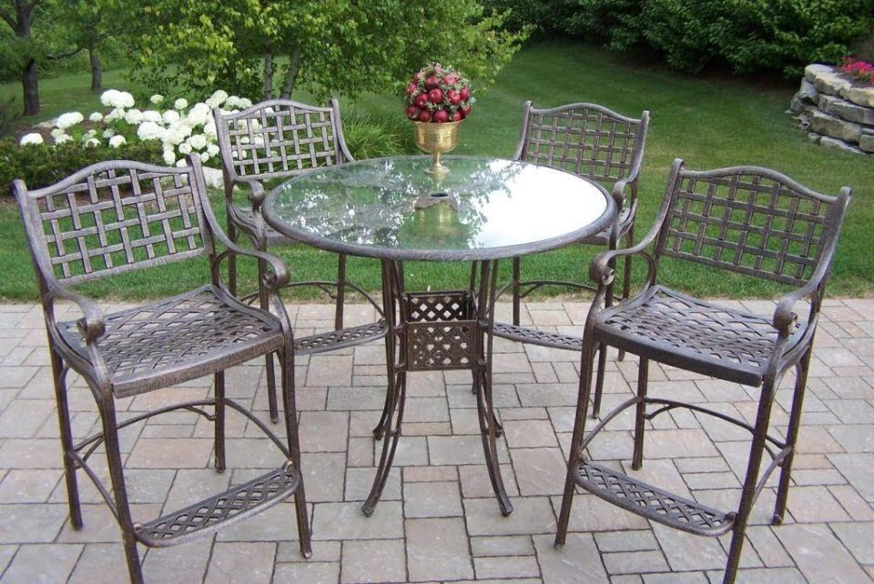 how-to-clean-oxidized-metal-patio-furniture-effortless-restoration