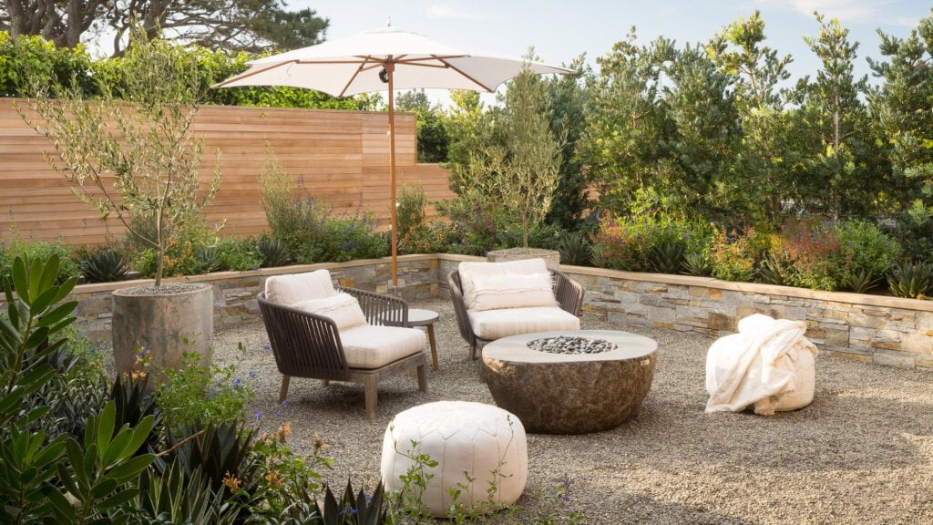 How to Dispose of Old Patio Furniture